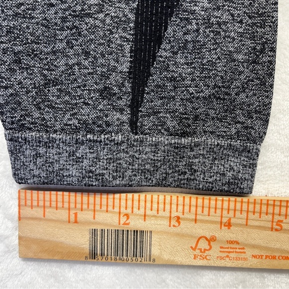 FABLETICS Women Cropped Capri Tight Leggings Seamless Black Gray Med/Large - Picture 7 of 10